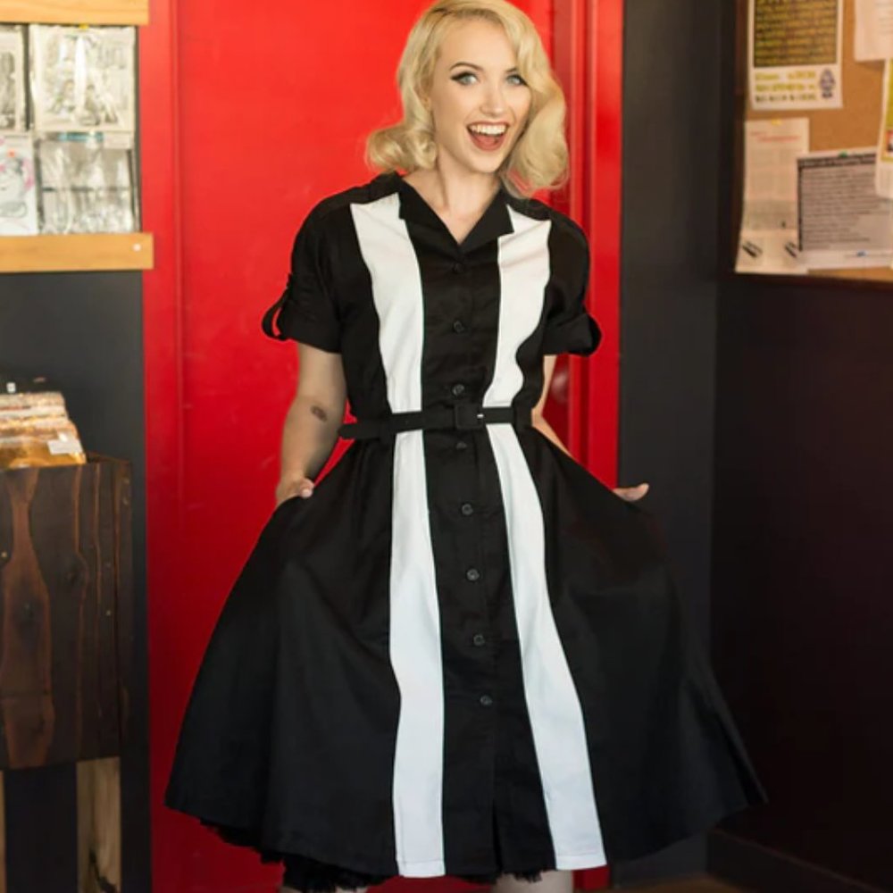 Tatyana pin up dress, size 4xl, lightly loved, button down front and sleeve